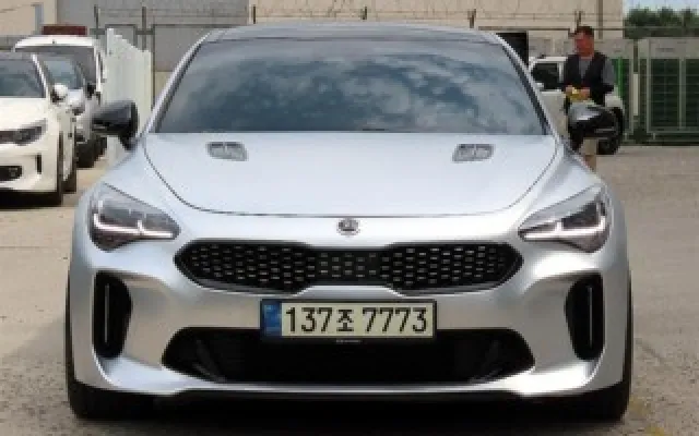 스팅어 중고차 스팅어 마이스터 AWD 3.3 GT 마스터즈 터보 패키지 매물 사진 4 - 2021/02 112,846km