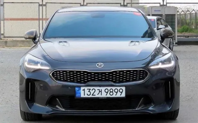 스팅어 중고차 스팅어 가솔린 2.0 터보 2WD 매물 사진 5 - 2017/10 302,329km